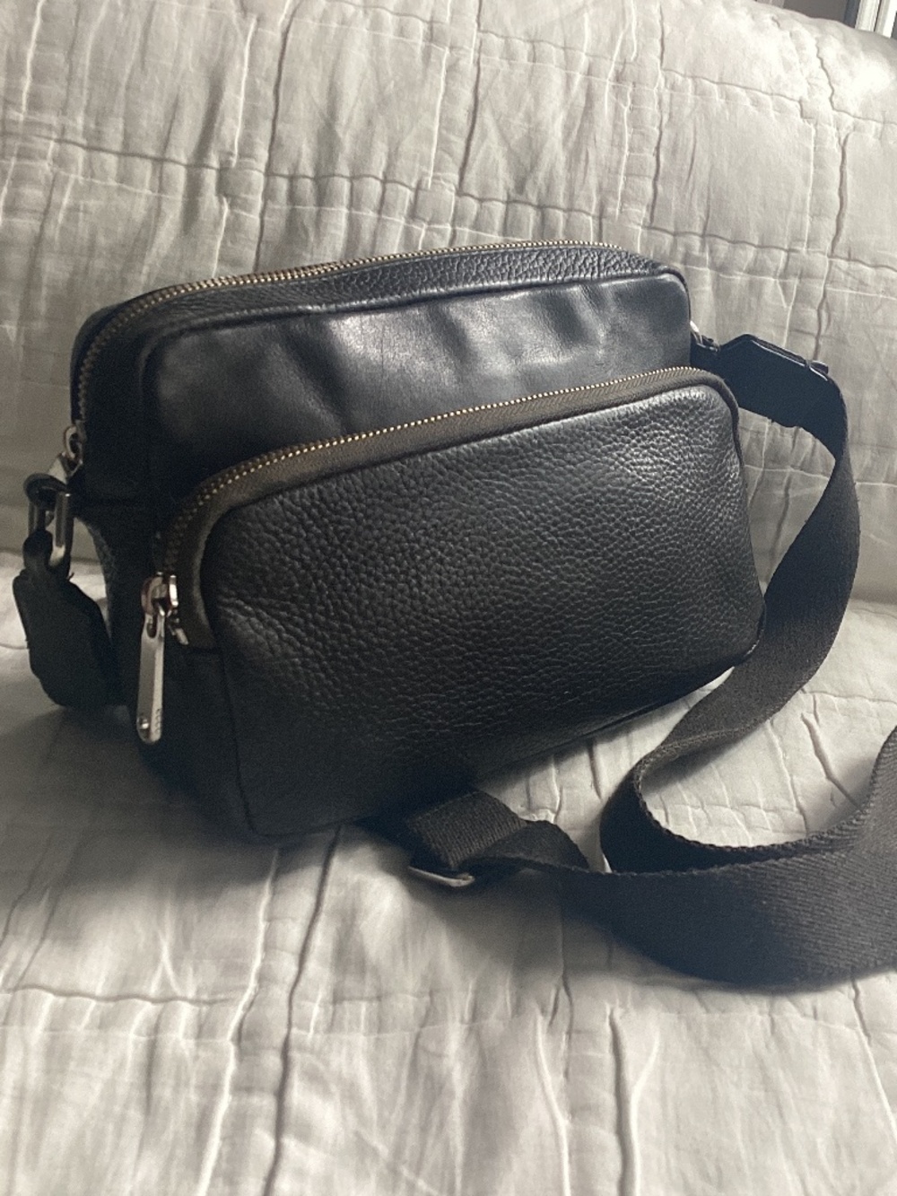 ECCO KHAKI GREEN PEBBLED LEATHER MULTI POCKET CROSSBODY BAG